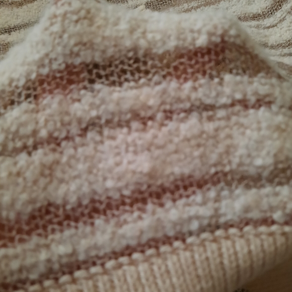 BCBG SWEATER - Picture 6 of 11